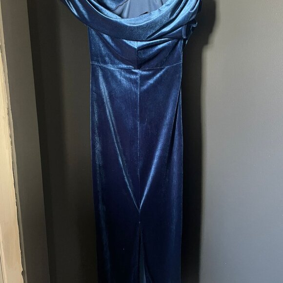 She's Velvet, She's Grace - Blue Saphire Velvet Holiday Dress - Picture 3 of 4
